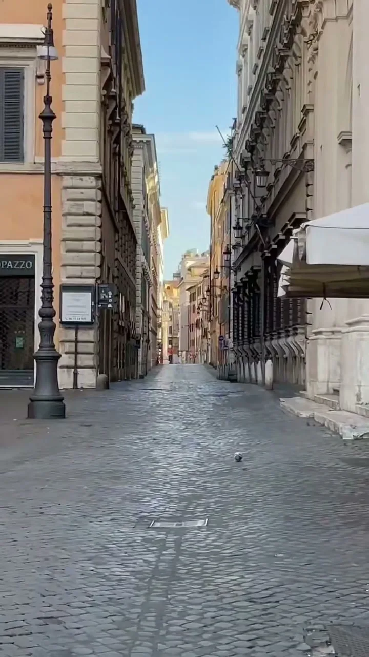 Empty Rome alley shot in first person, no pedestrians in sight